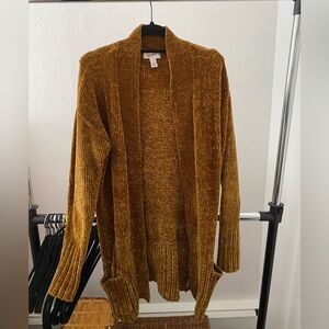 Arizona Jeans Co velvet yellow cardigan, size: medium